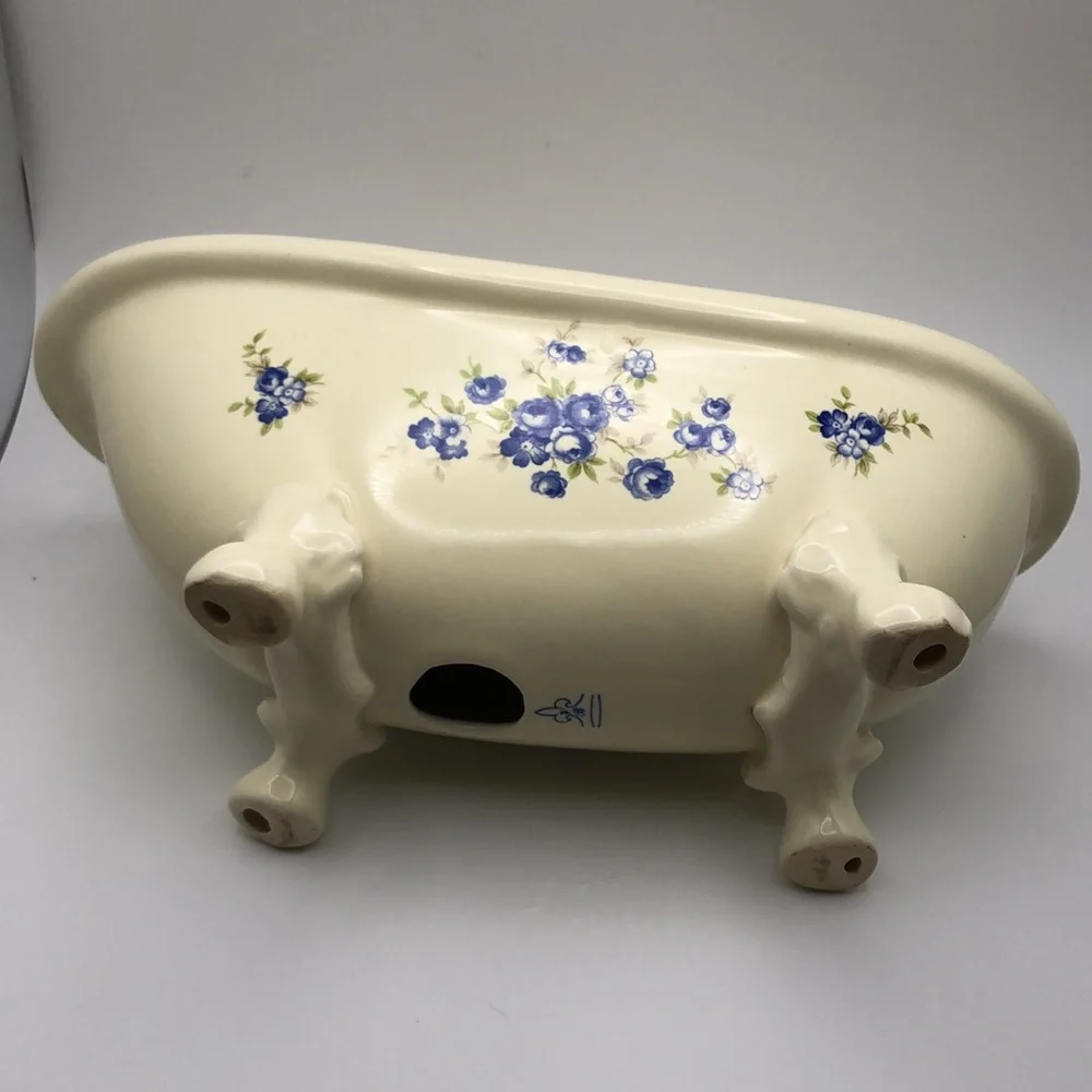 Vintage VB Athena California A Bathtub shaped soap dish